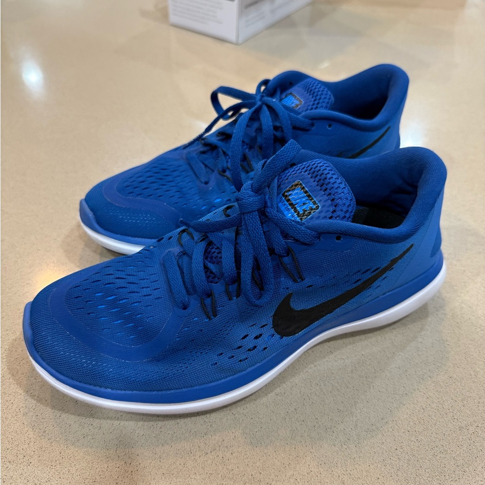 Blue Nike Flex 2017 RN Sneaker 7.5